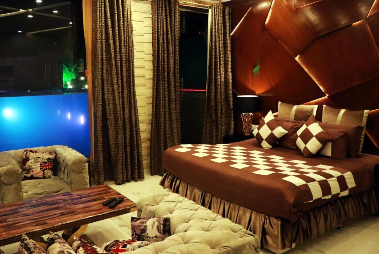 Hilton Suites Lahore Esterno foto