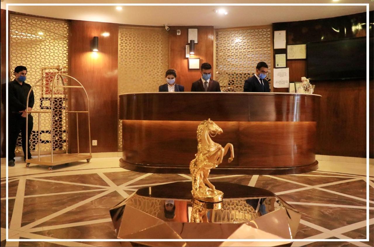 Hilton Suites Lahore Esterno foto