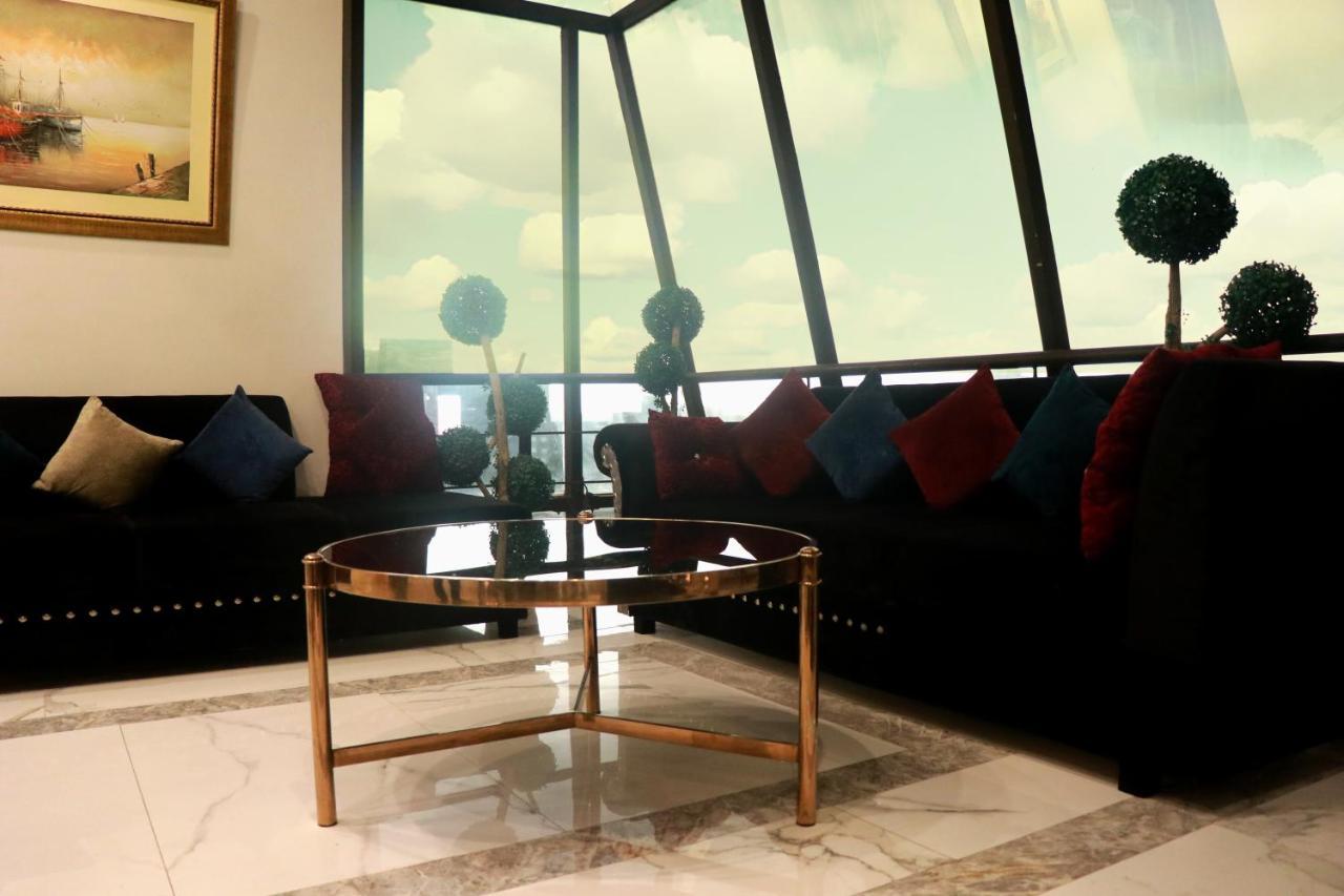 Hilton Suites Lahore Esterno foto