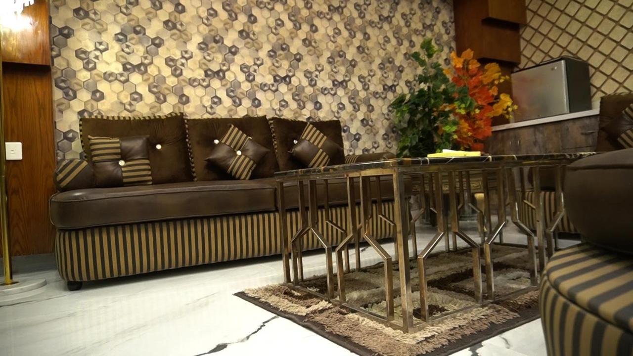 Hilton Suites Lahore Esterno foto