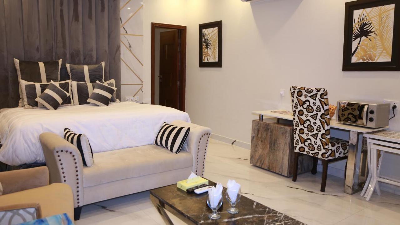 Hilton Suites Lahore Esterno foto