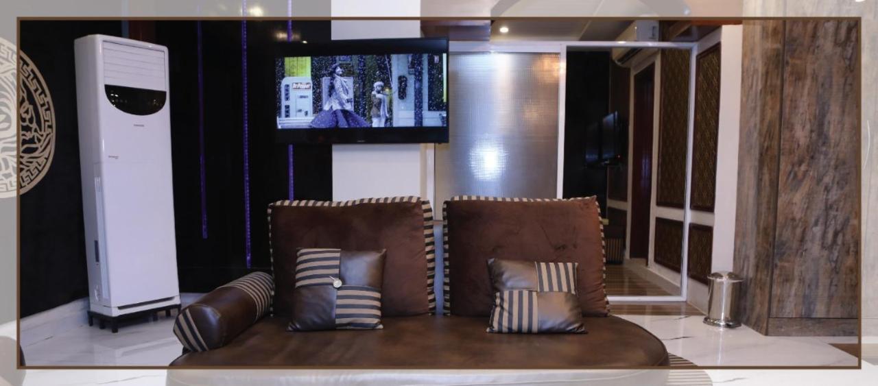 Hilton Suites Lahore Esterno foto