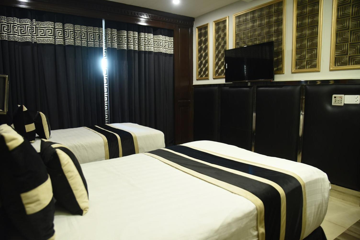 Hilton Suites Lahore Esterno foto