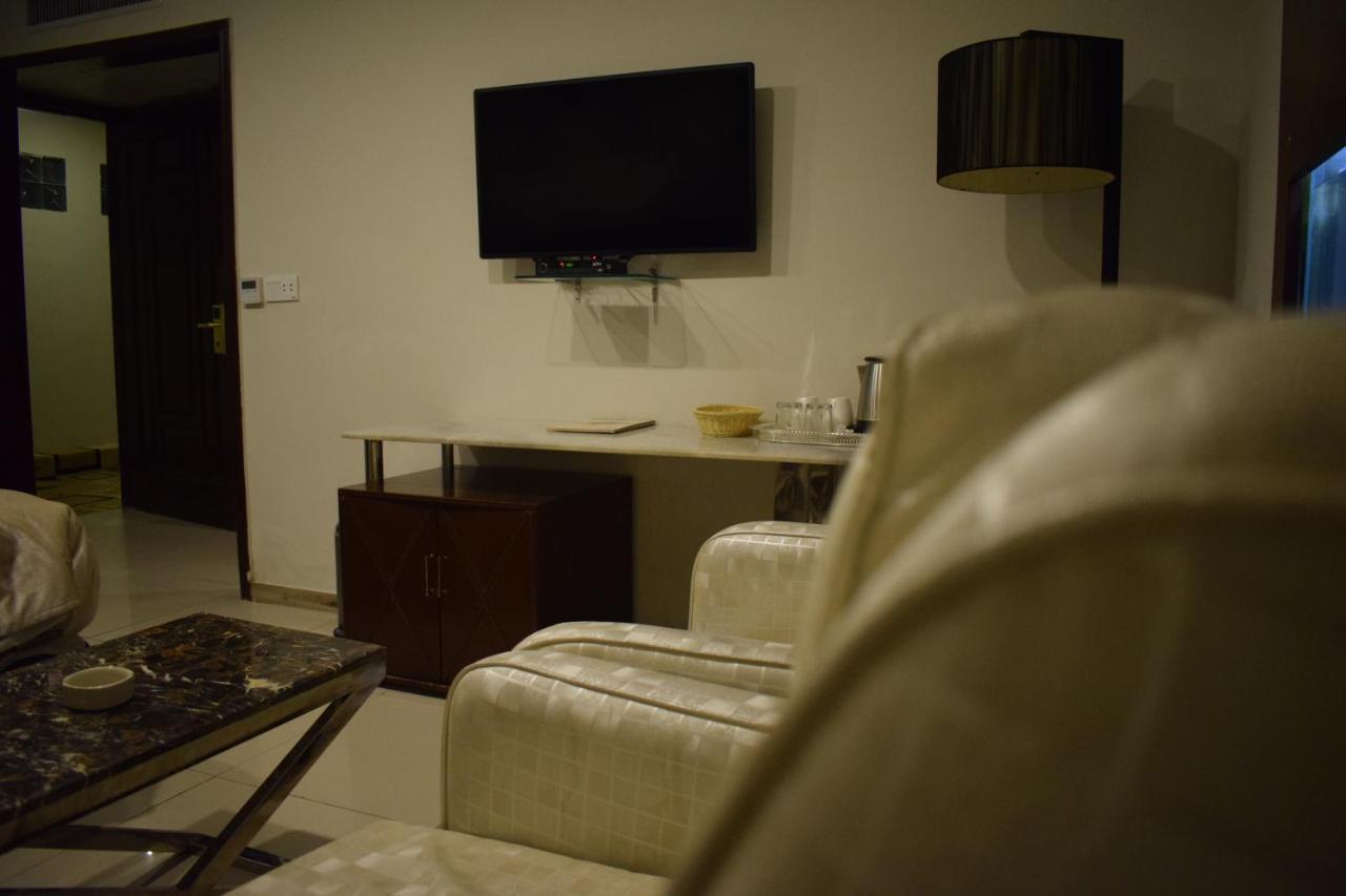 Hilton Suites Lahore Esterno foto