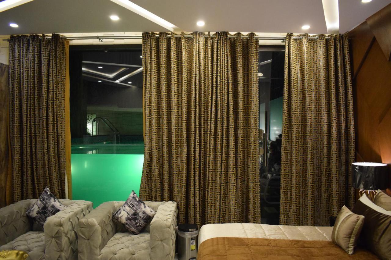 Hilton Suites Lahore Esterno foto