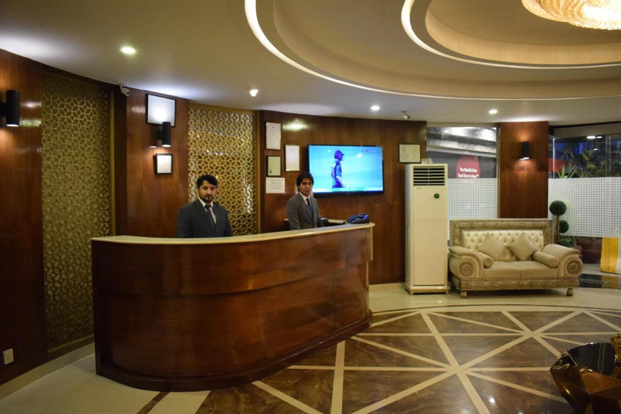 Hilton Suites Lahore Esterno foto